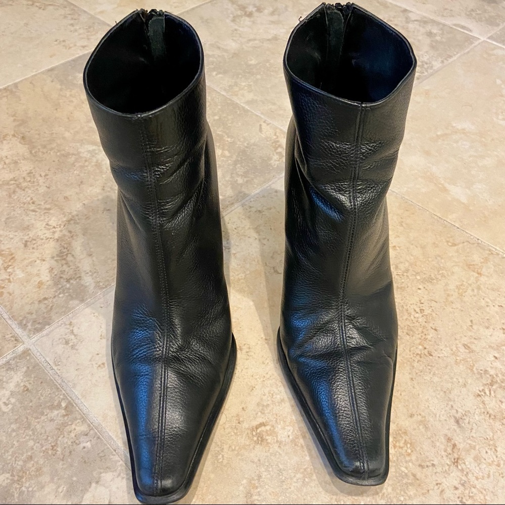 Via Soiga Leather Booties